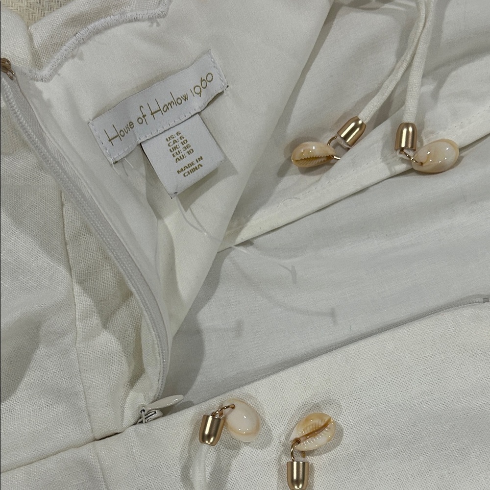 NWOT House of Harlow 1960 Ivory Peplum Style Scallop Trim Top with Shell Detail - Picture 8 of 16